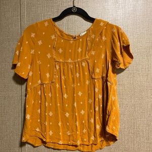Orange/brown eyeshadow shirt